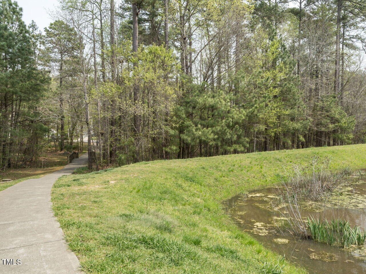 16 Richardson Circle