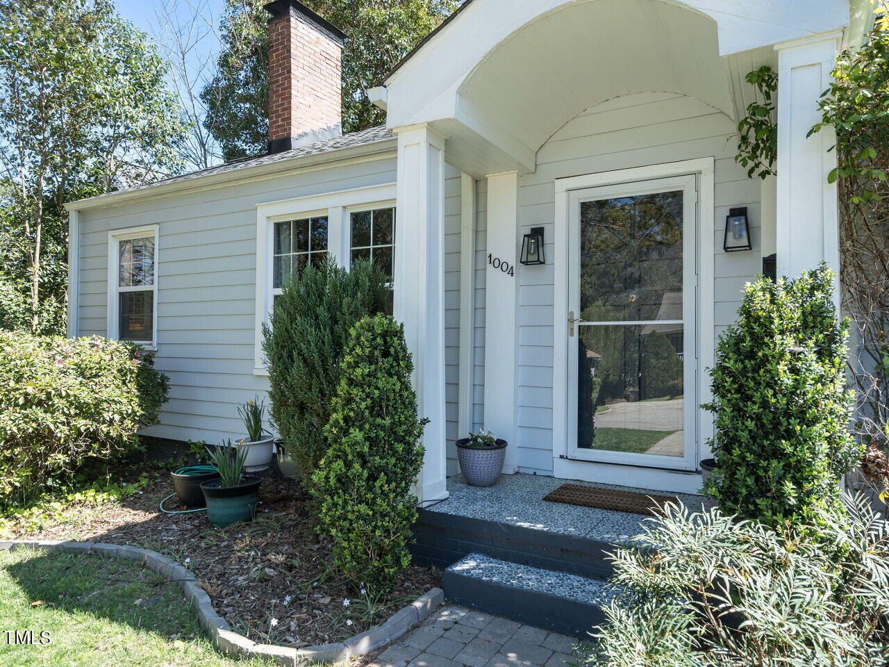 1004 Benjamin Street