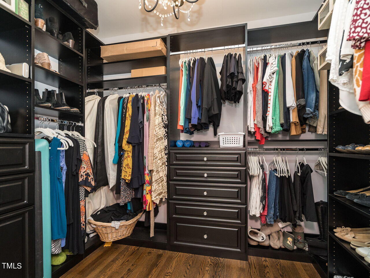 1004 Benjamin Street