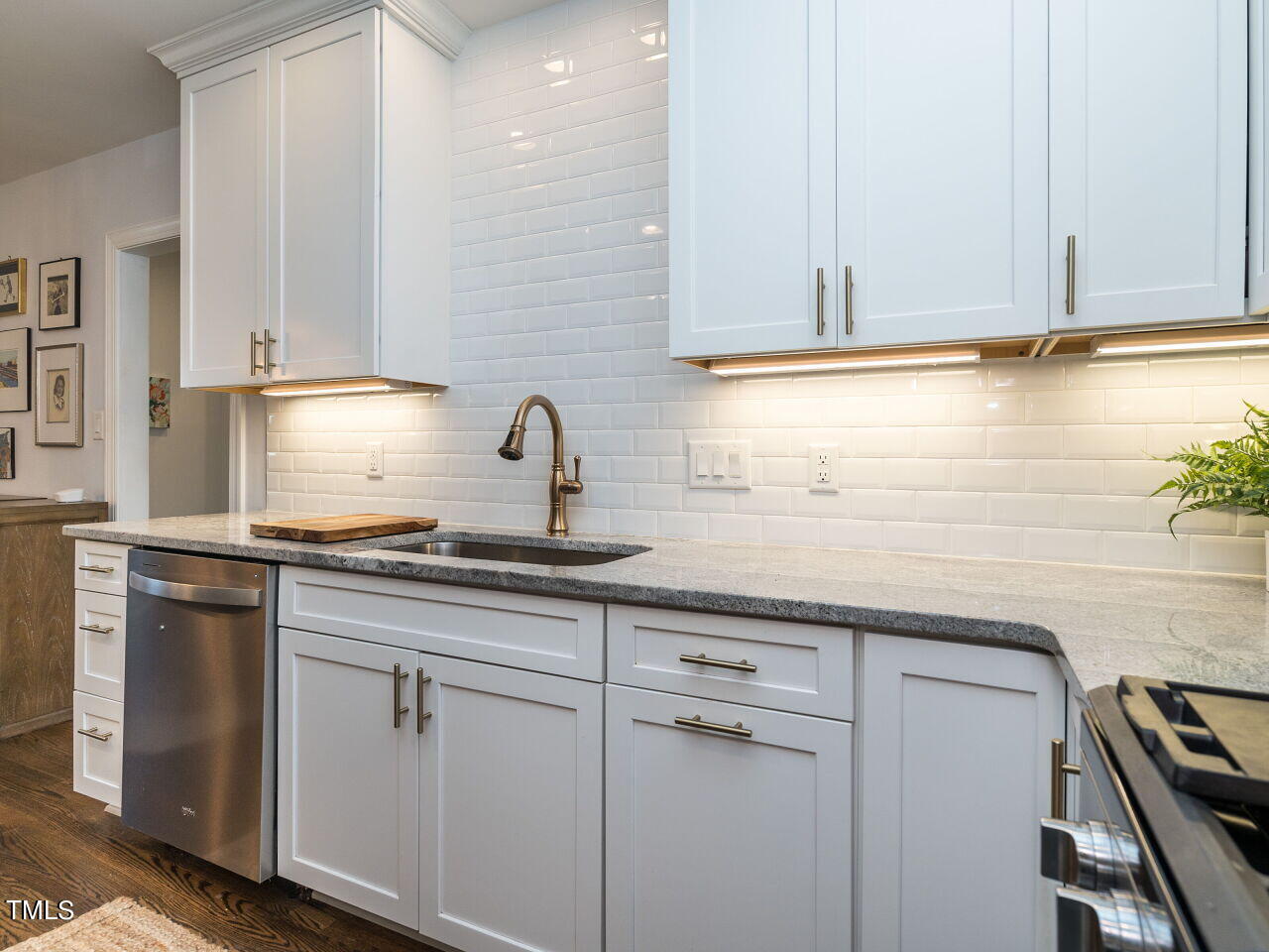 1004 Benjamin Street