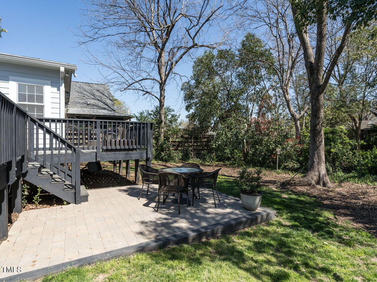 1004 Benjamin Street