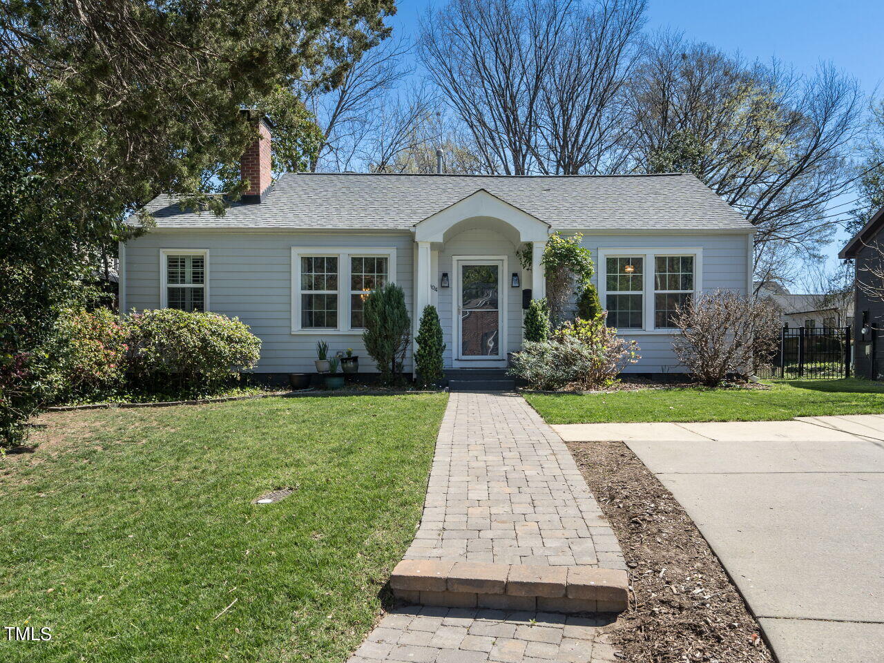 1004 Benjamin Street