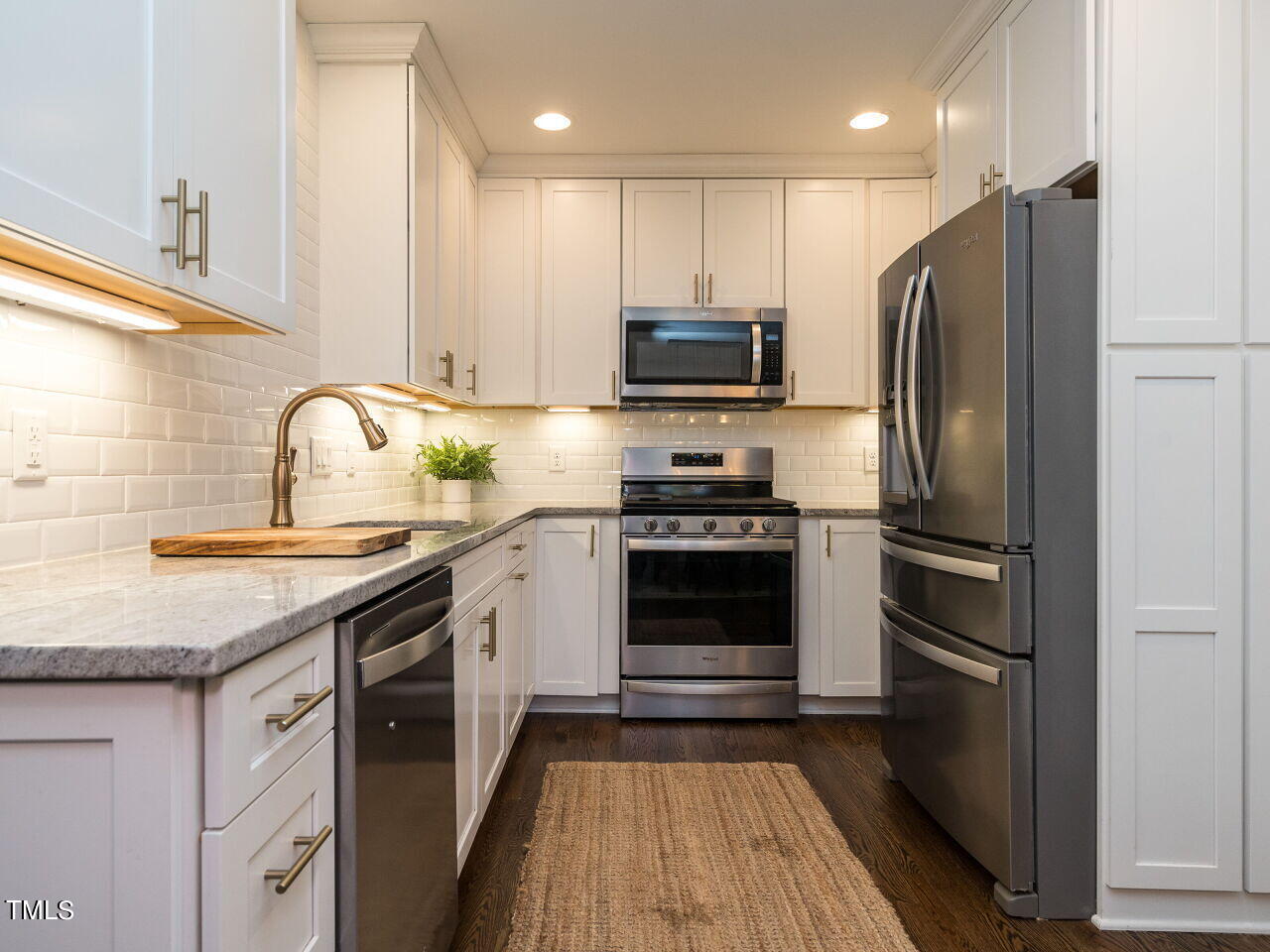 1004 Benjamin Street