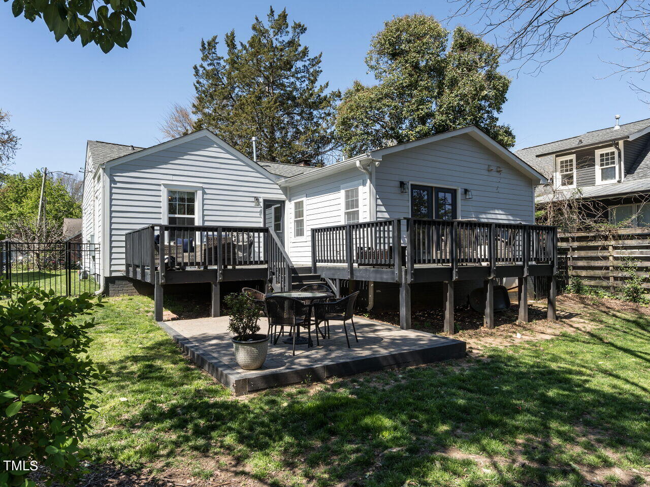 1004 Benjamin Street