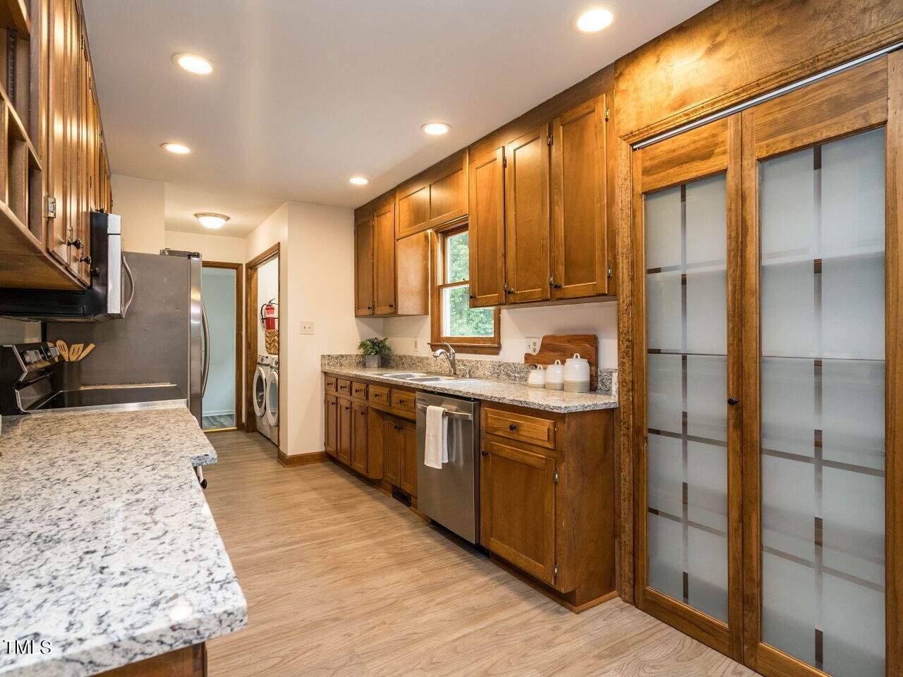 5321 Fox Pointe Drive