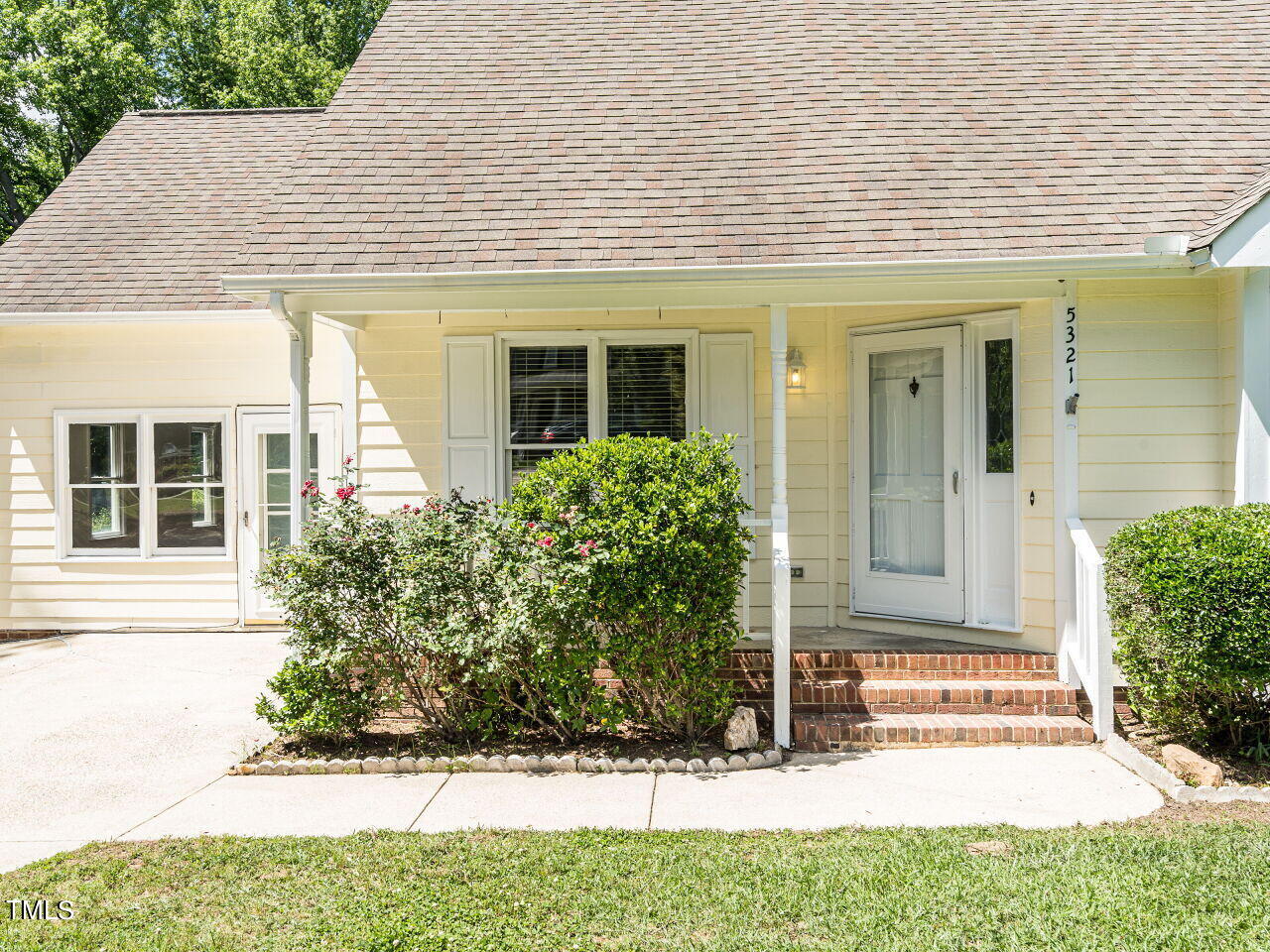 5321 Fox Pointe Drive