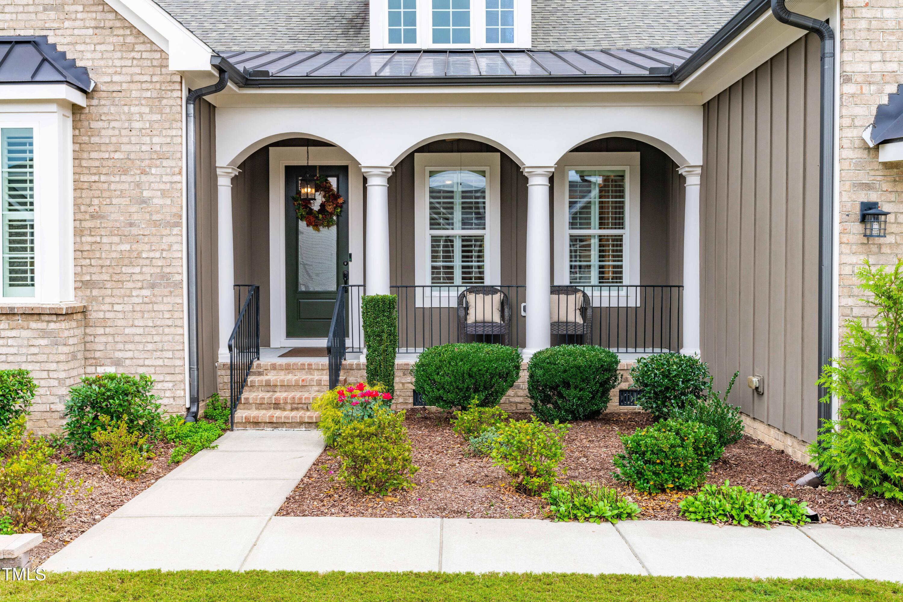 128 Damsire Way