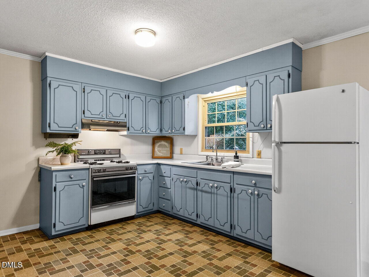 617 S Lakeside Drive