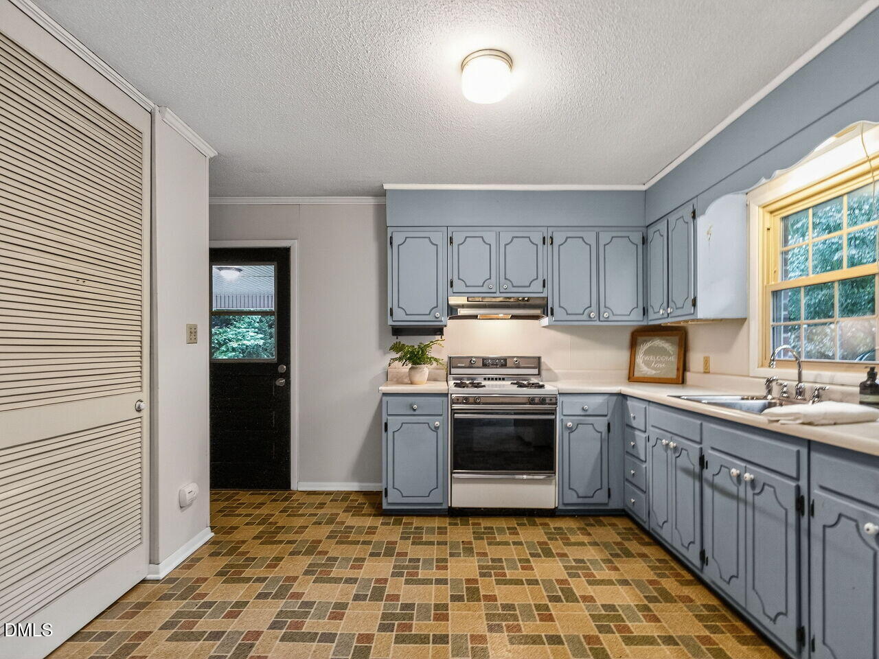 617 S Lakeside Drive