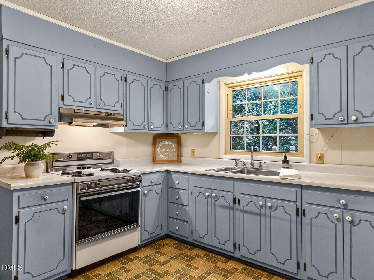 617 S Lakeside Drive