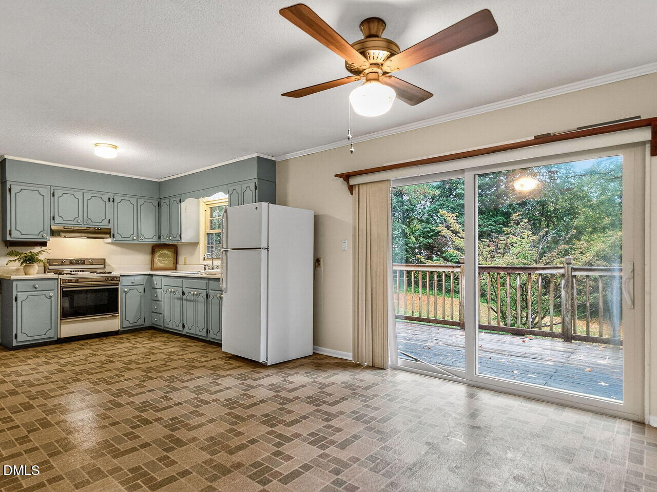 617 S Lakeside Drive