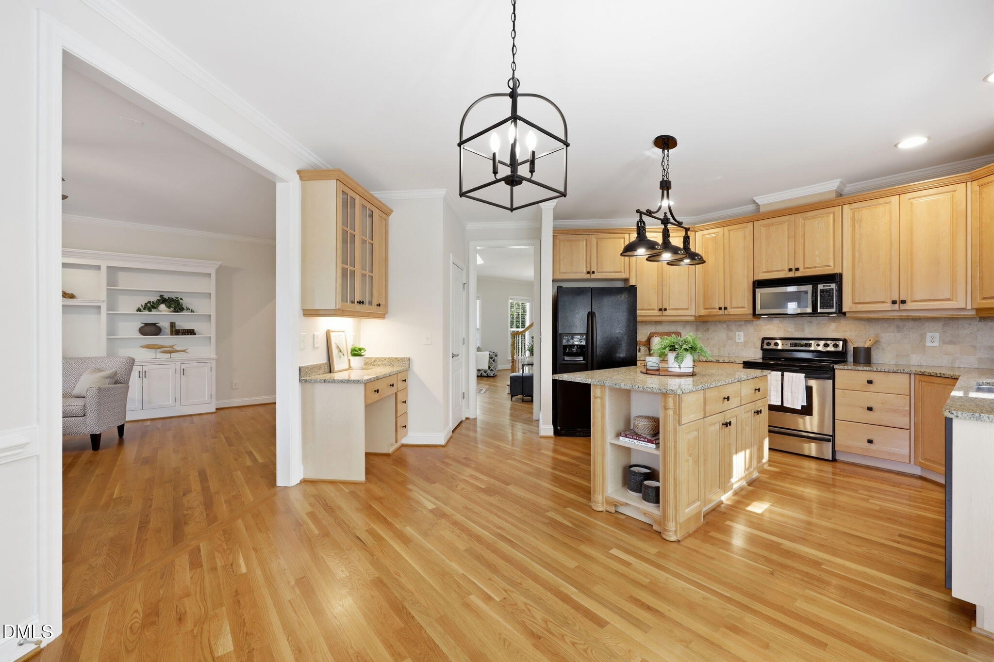 215 Lansbrooke Lane