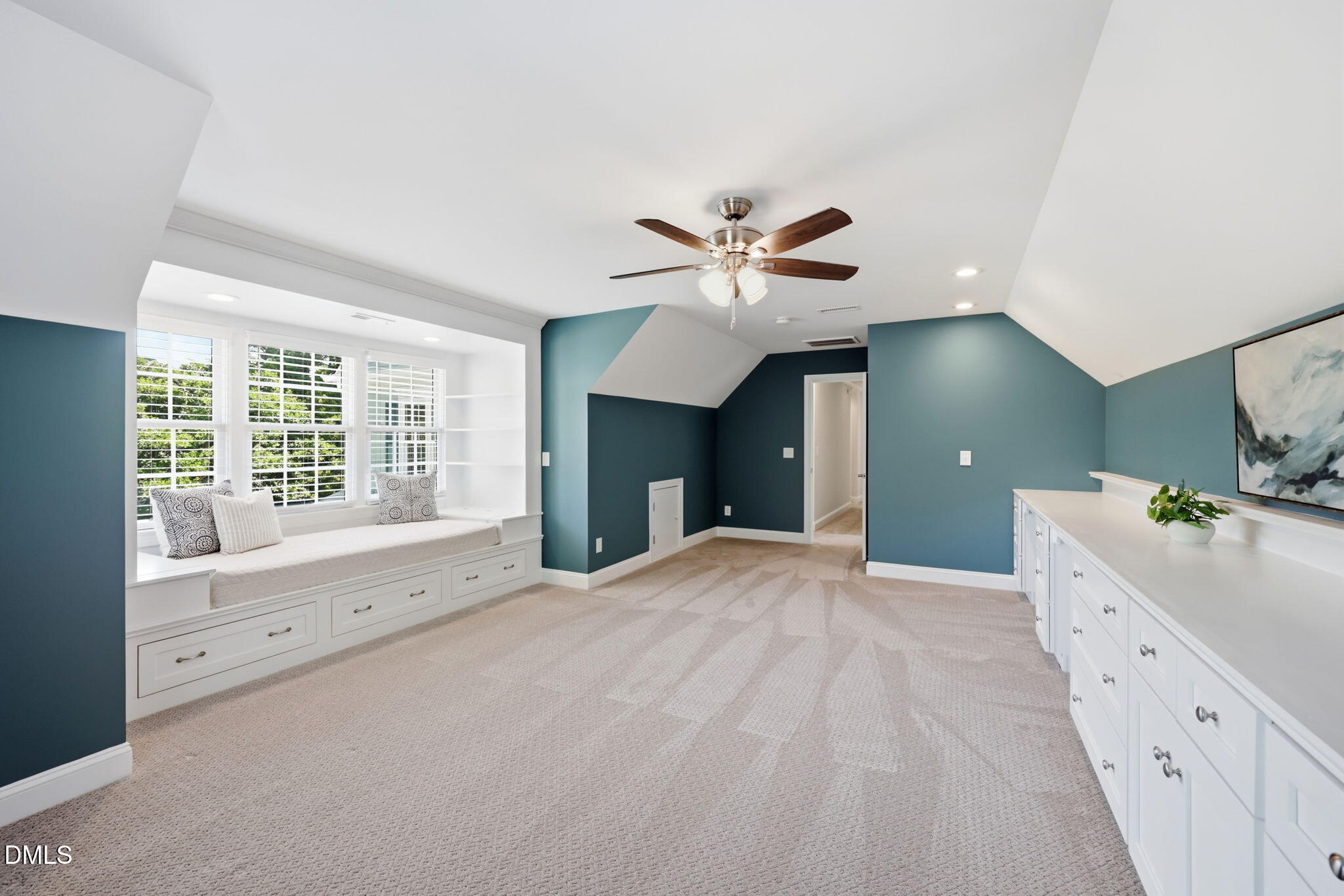 215 Lansbrooke Lane