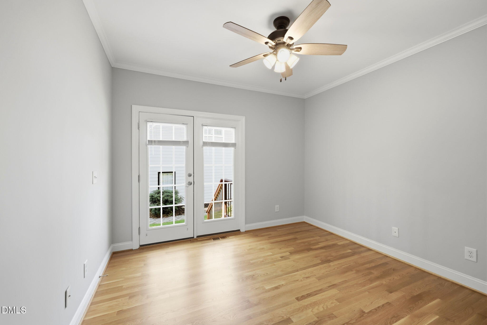215 Lansbrooke Lane