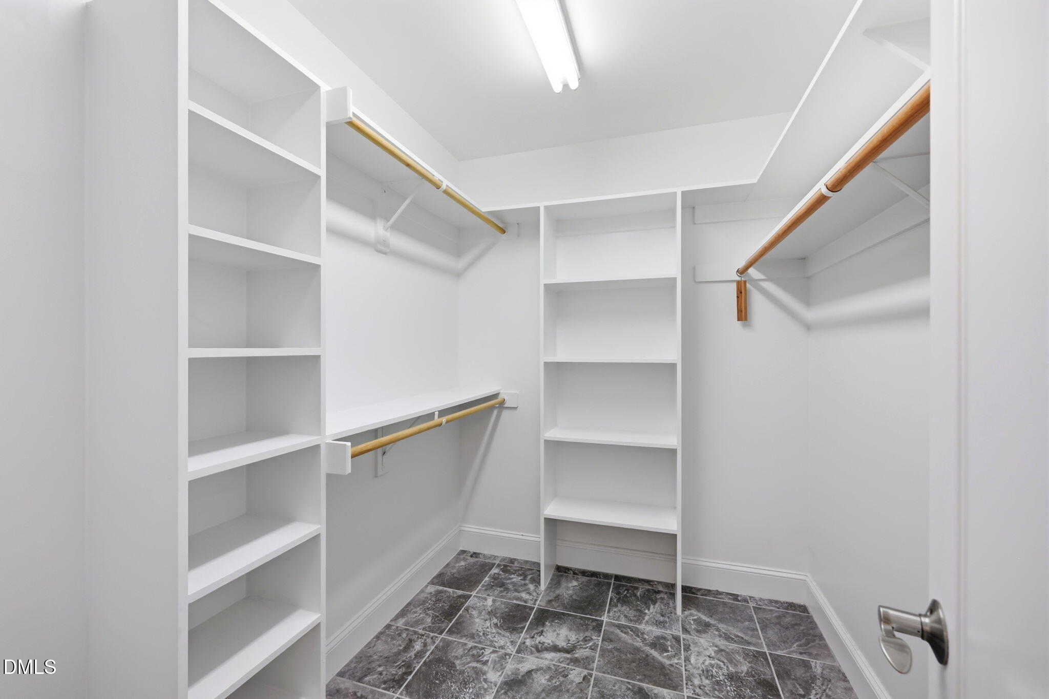 215 Lansbrooke Lane