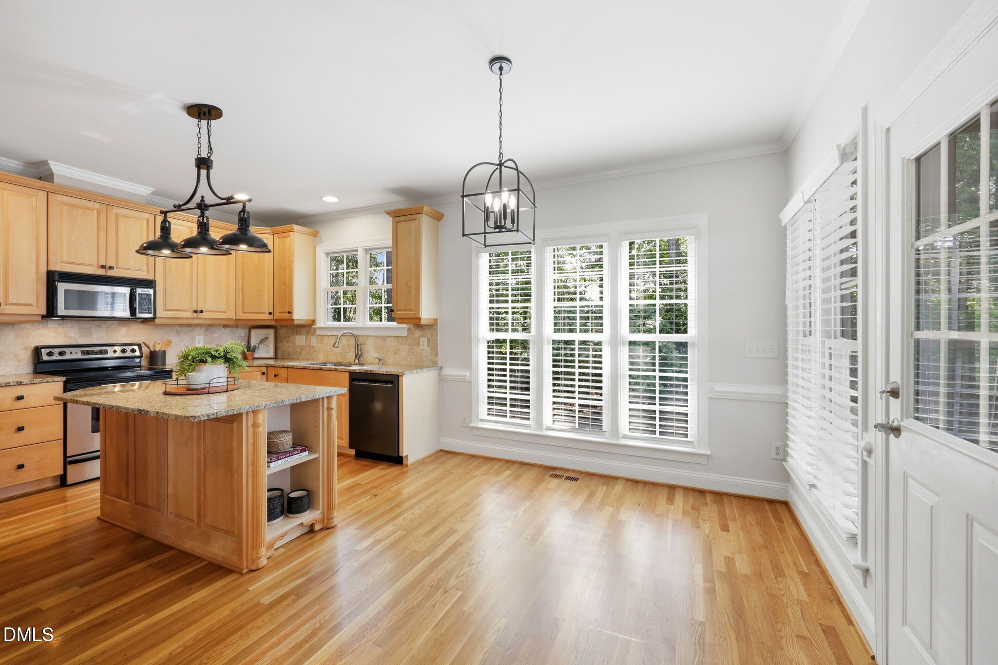 215 Lansbrooke Lane