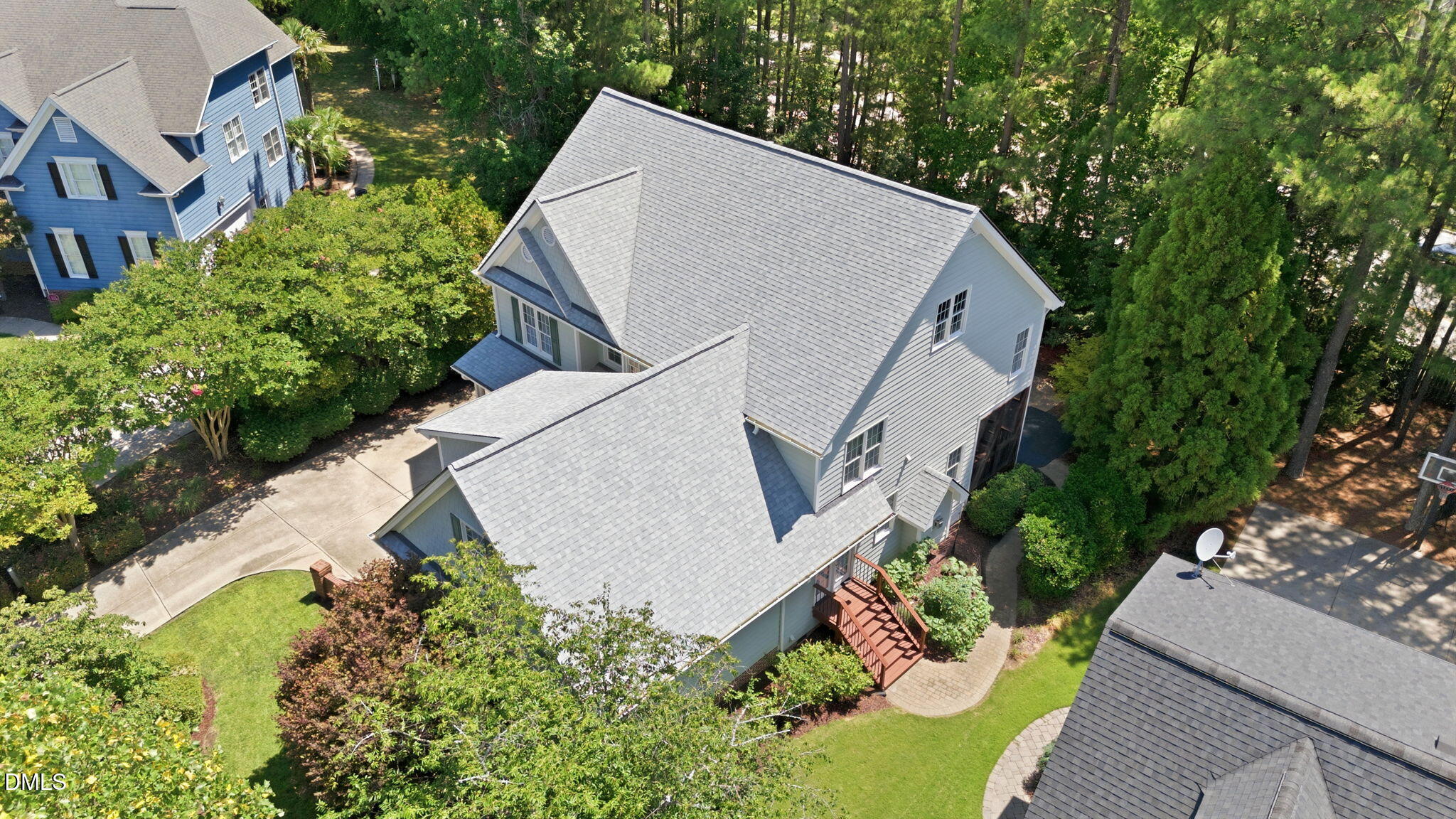 215 Lansbrooke Lane