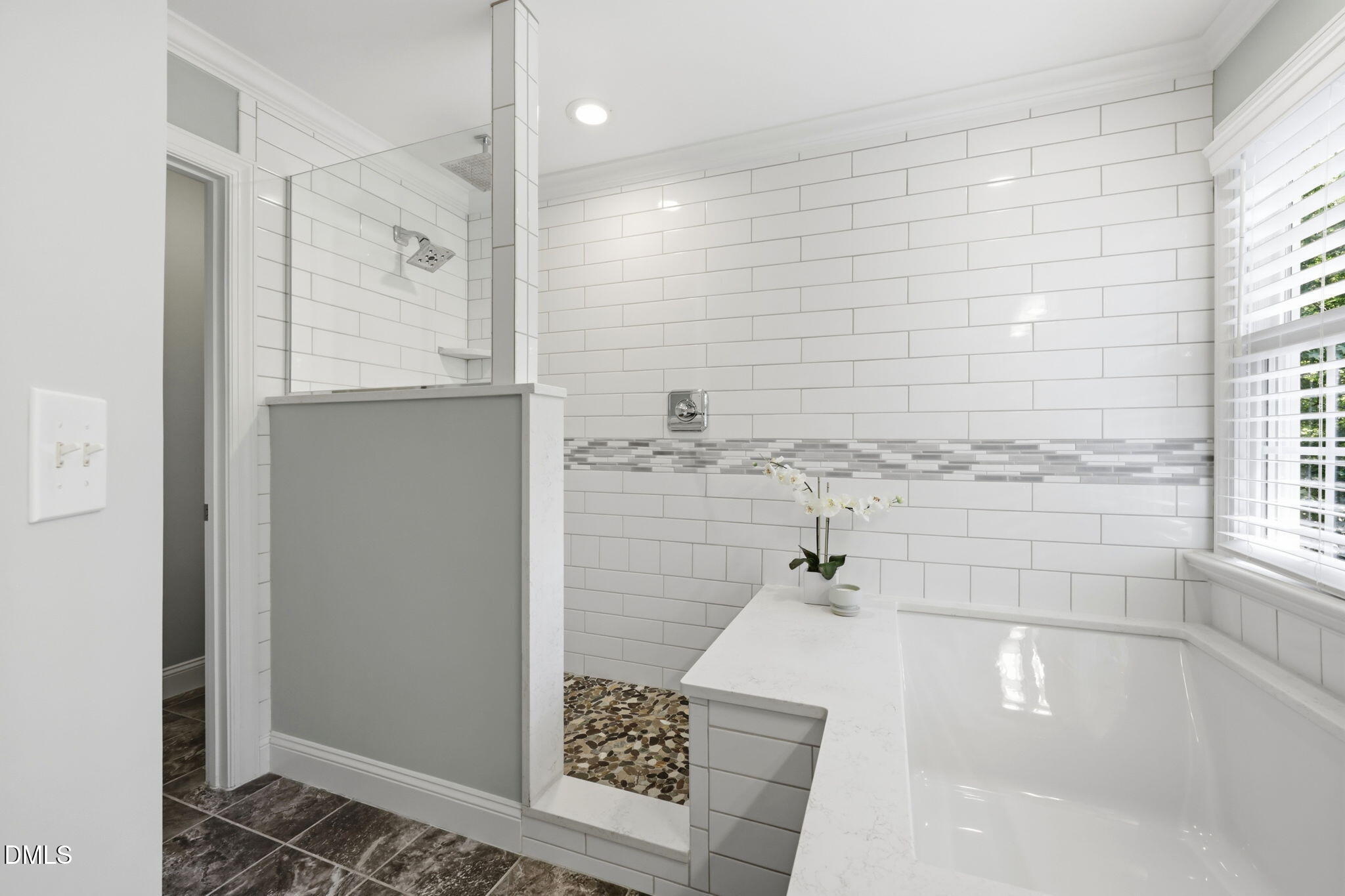 215 Lansbrooke Lane