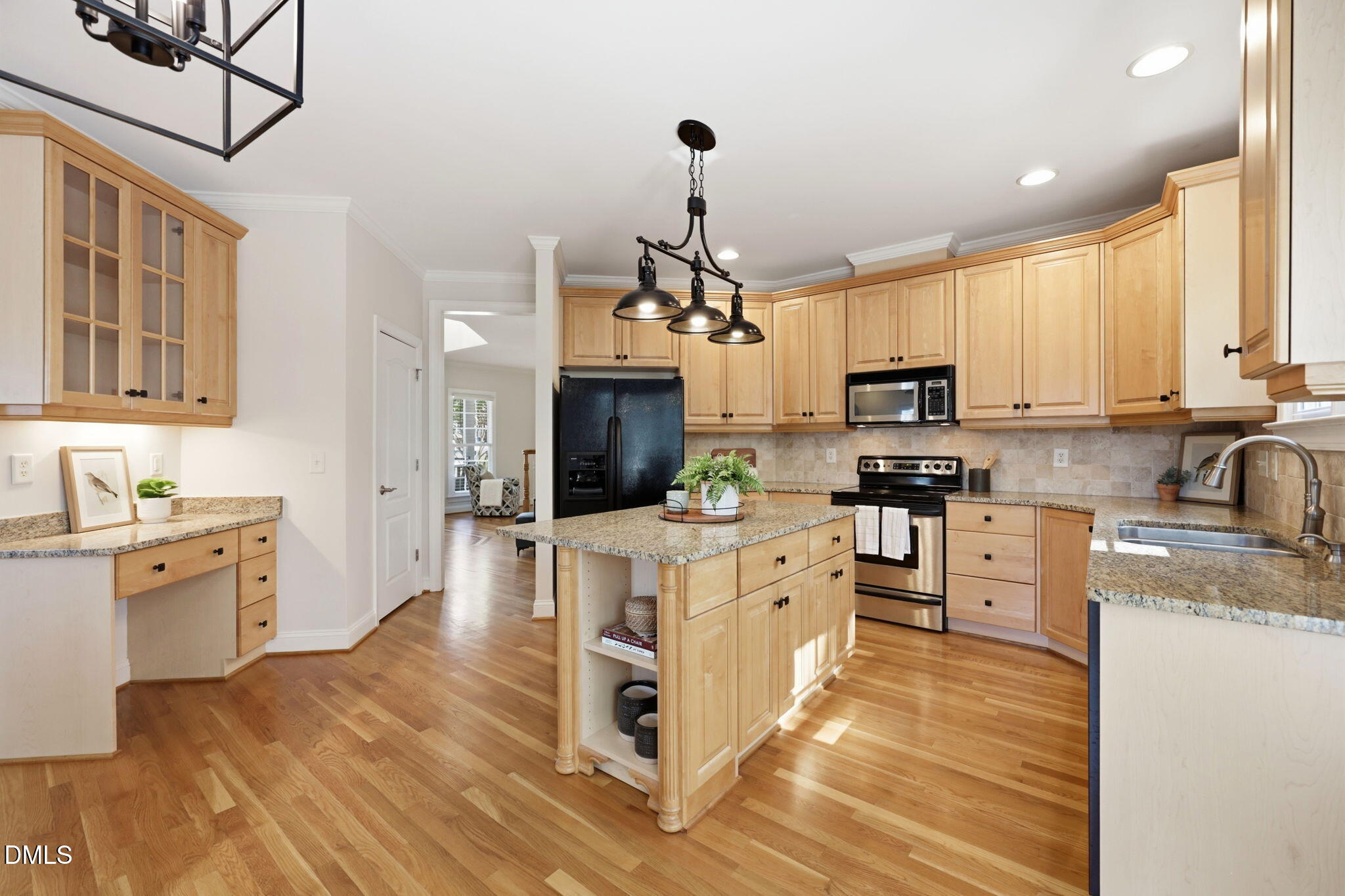 215 Lansbrooke Lane
