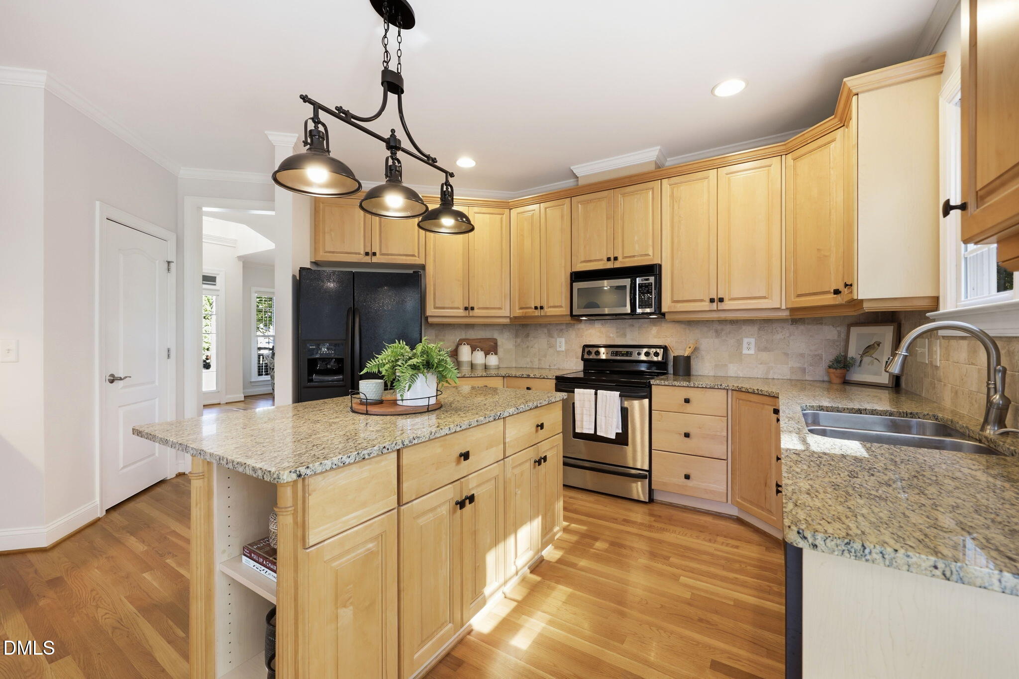 215 Lansbrooke Lane