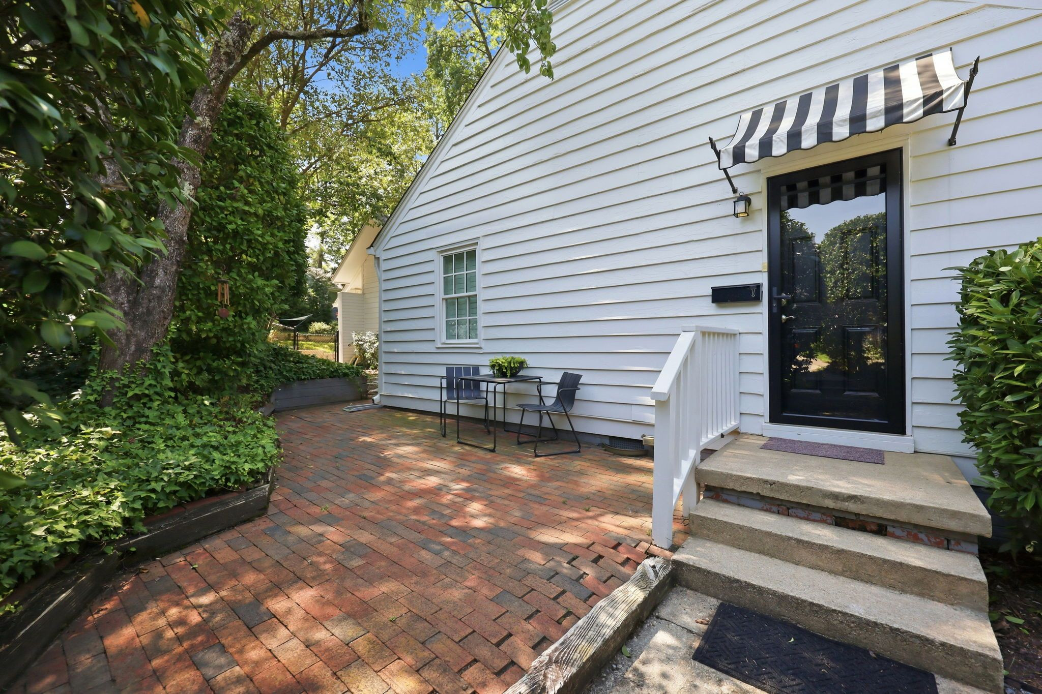 2803 Wayland Drive