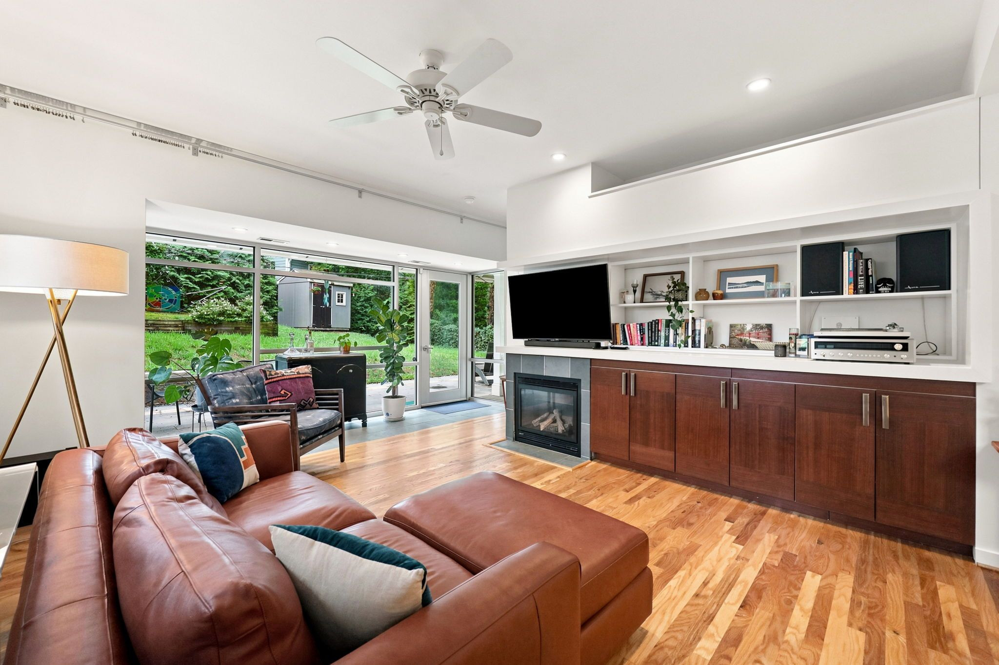 2803 Wayland Drive