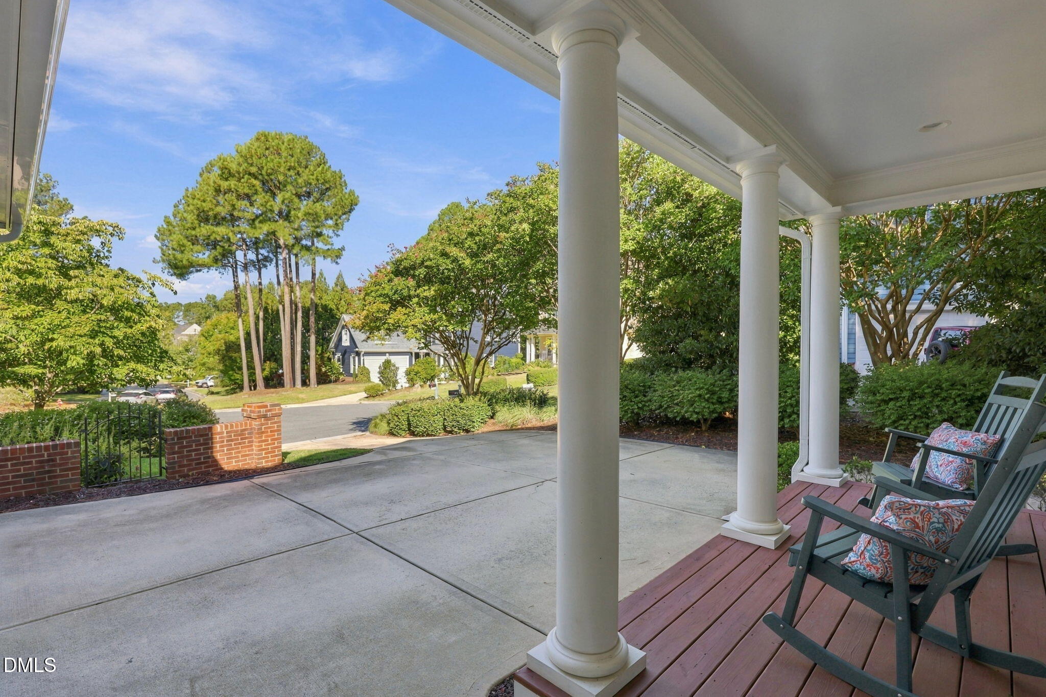 215 Lansbrooke Lane