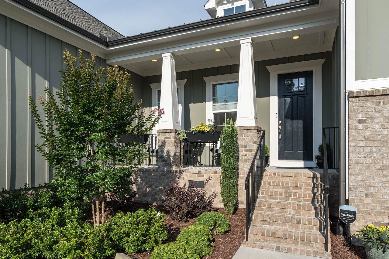 129 Damsire Way