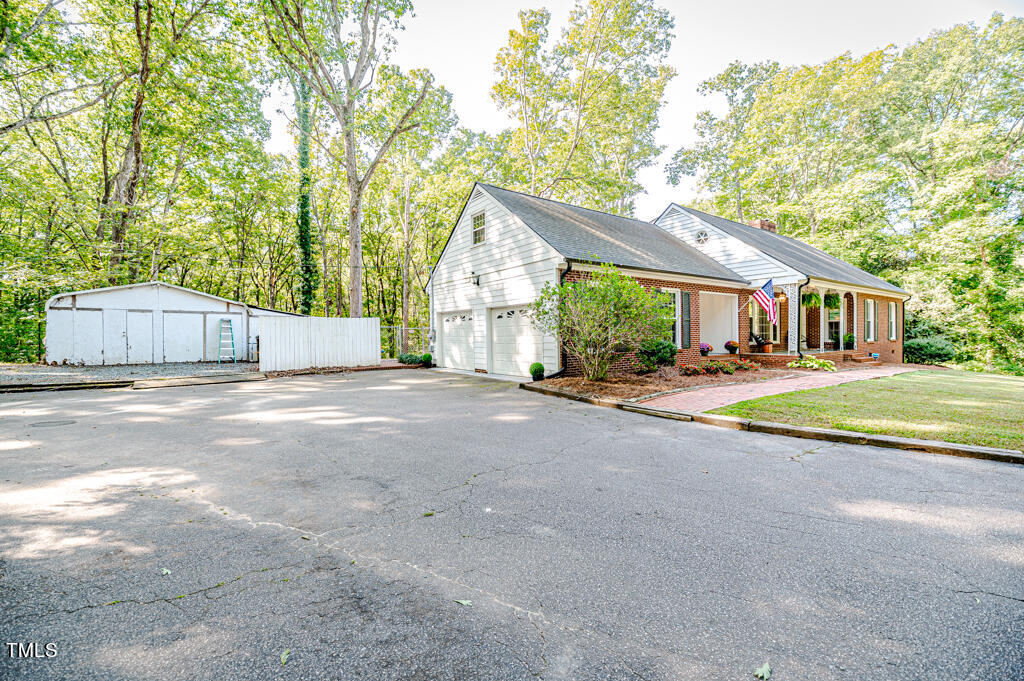611 Carbonton Road