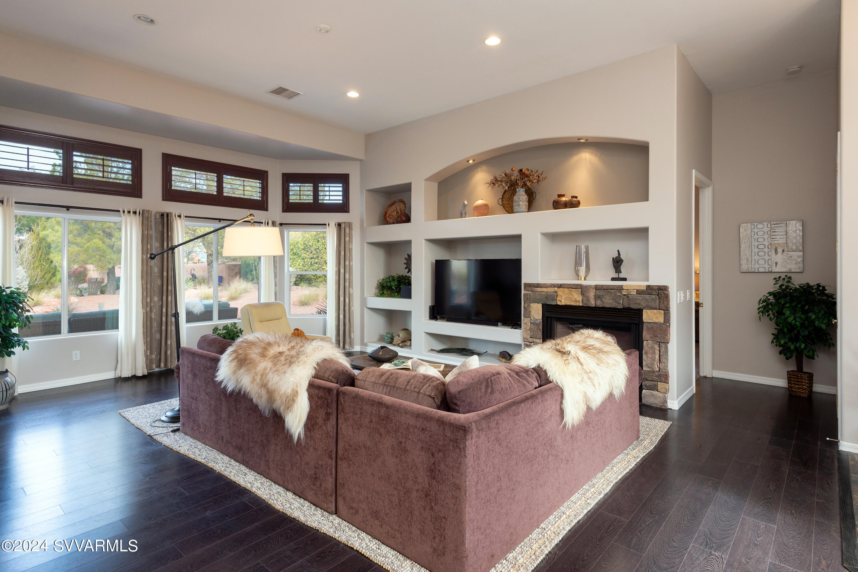 5930 E La Privada Drive