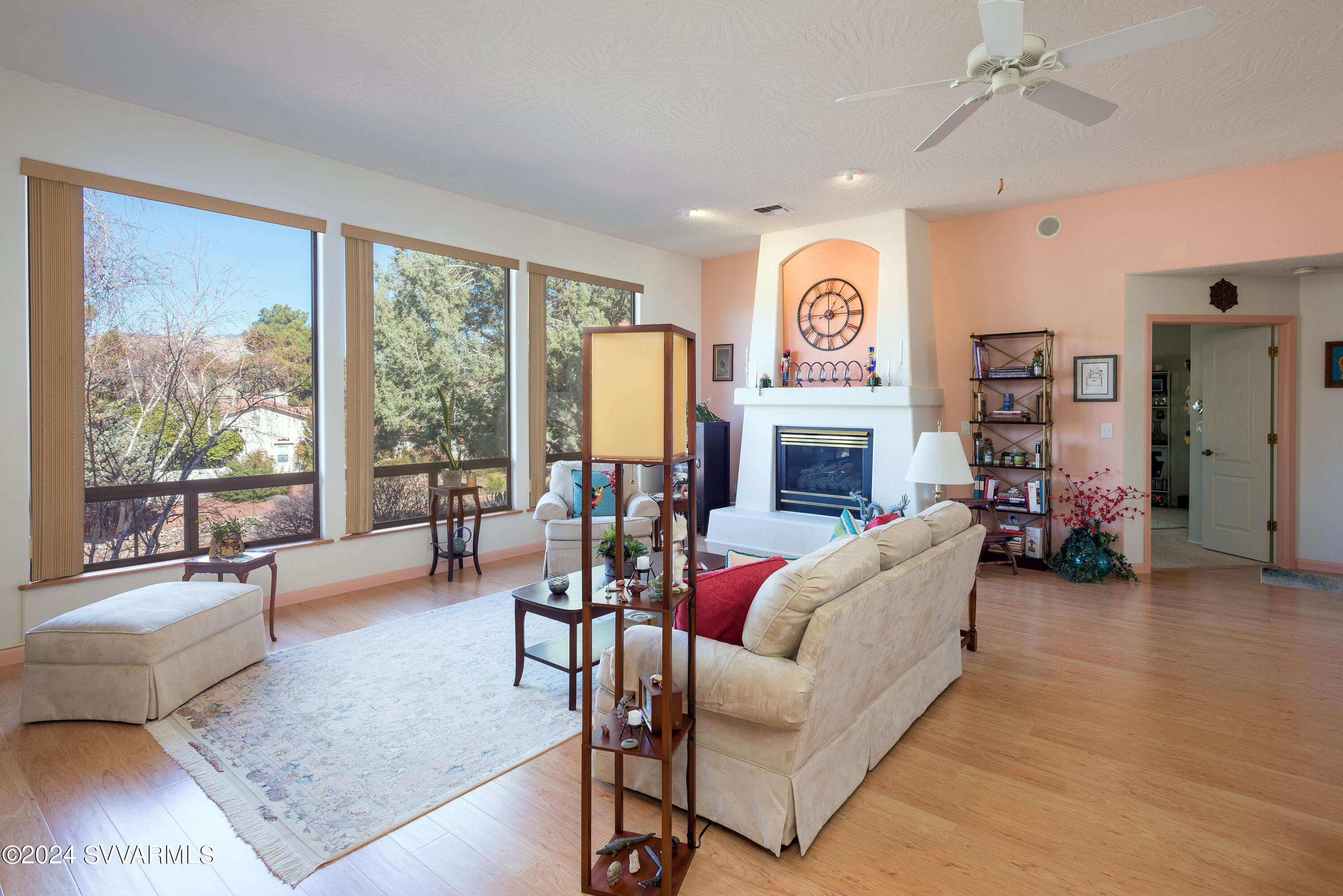 130 Indian Cliffs Rd