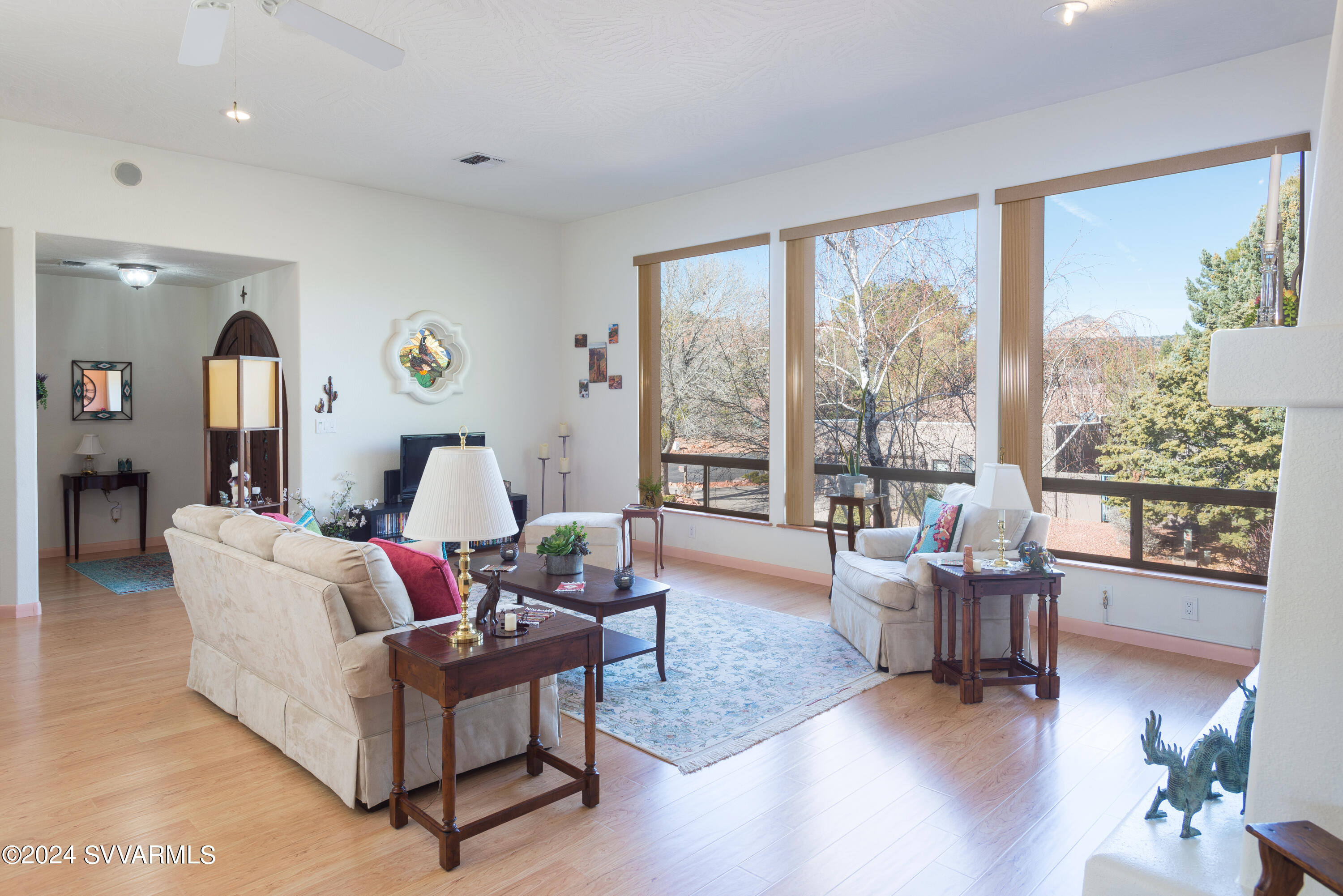 130 Indian Cliffs Rd