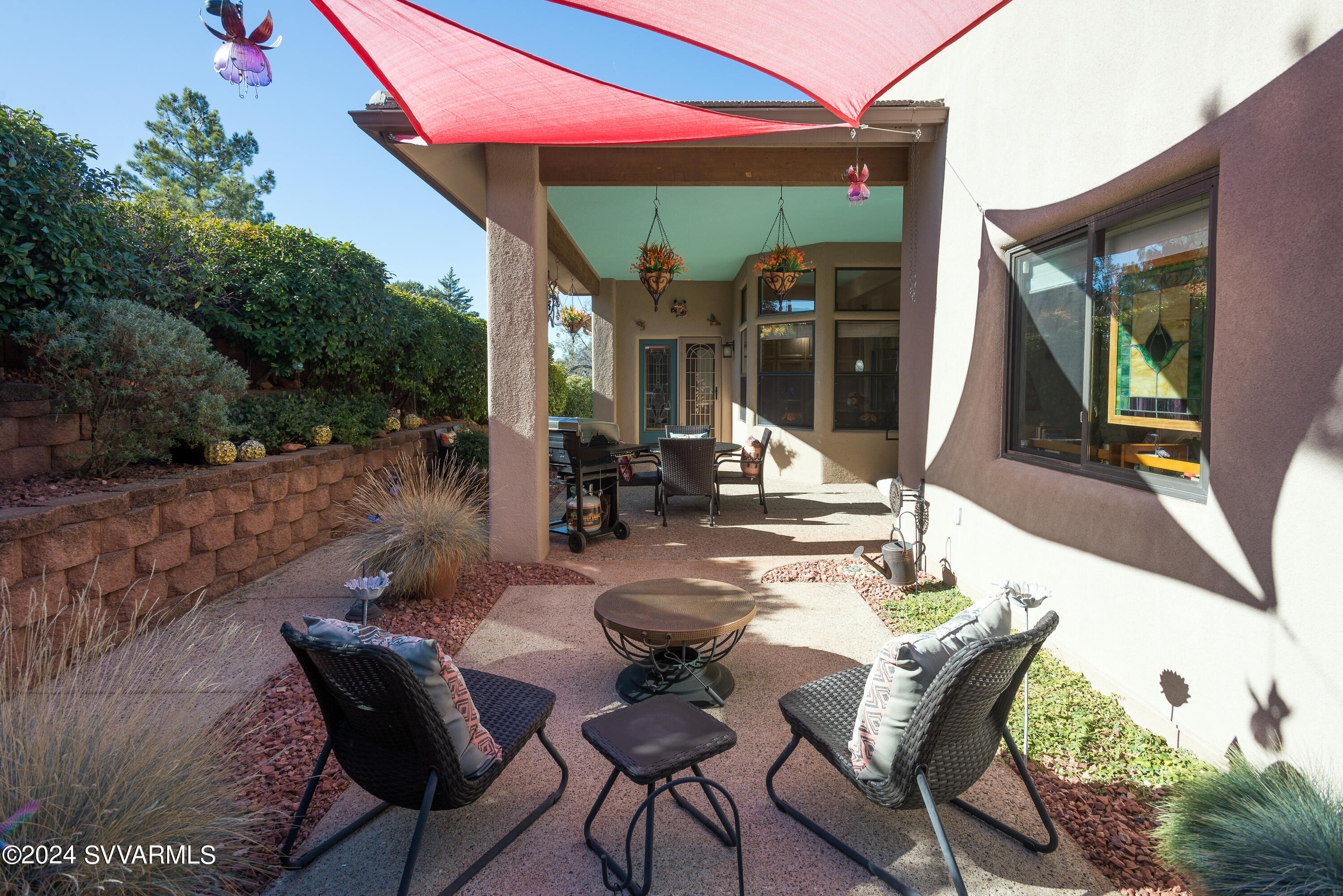 130 Indian Cliffs Rd