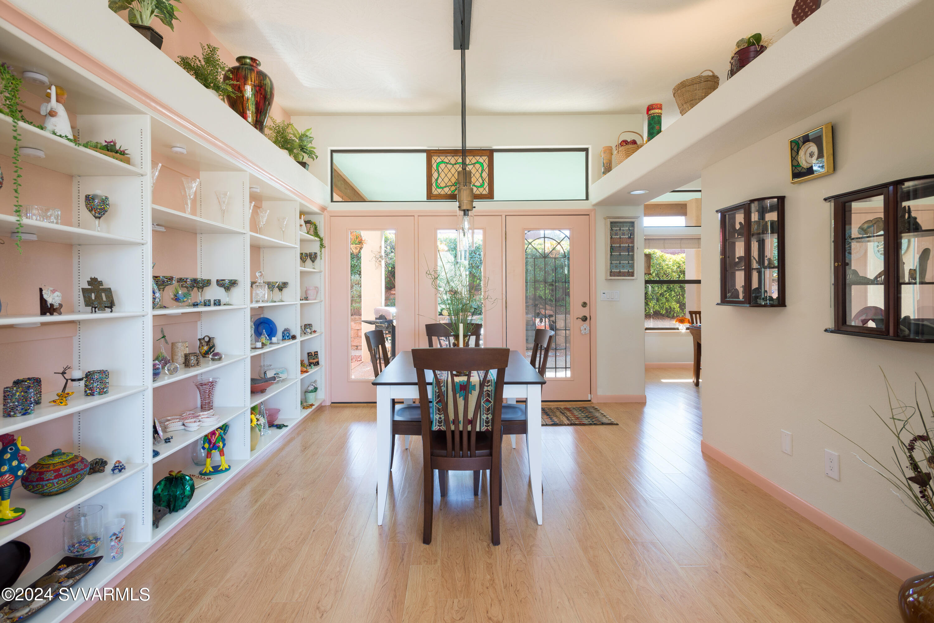 130 Indian Cliffs Rd