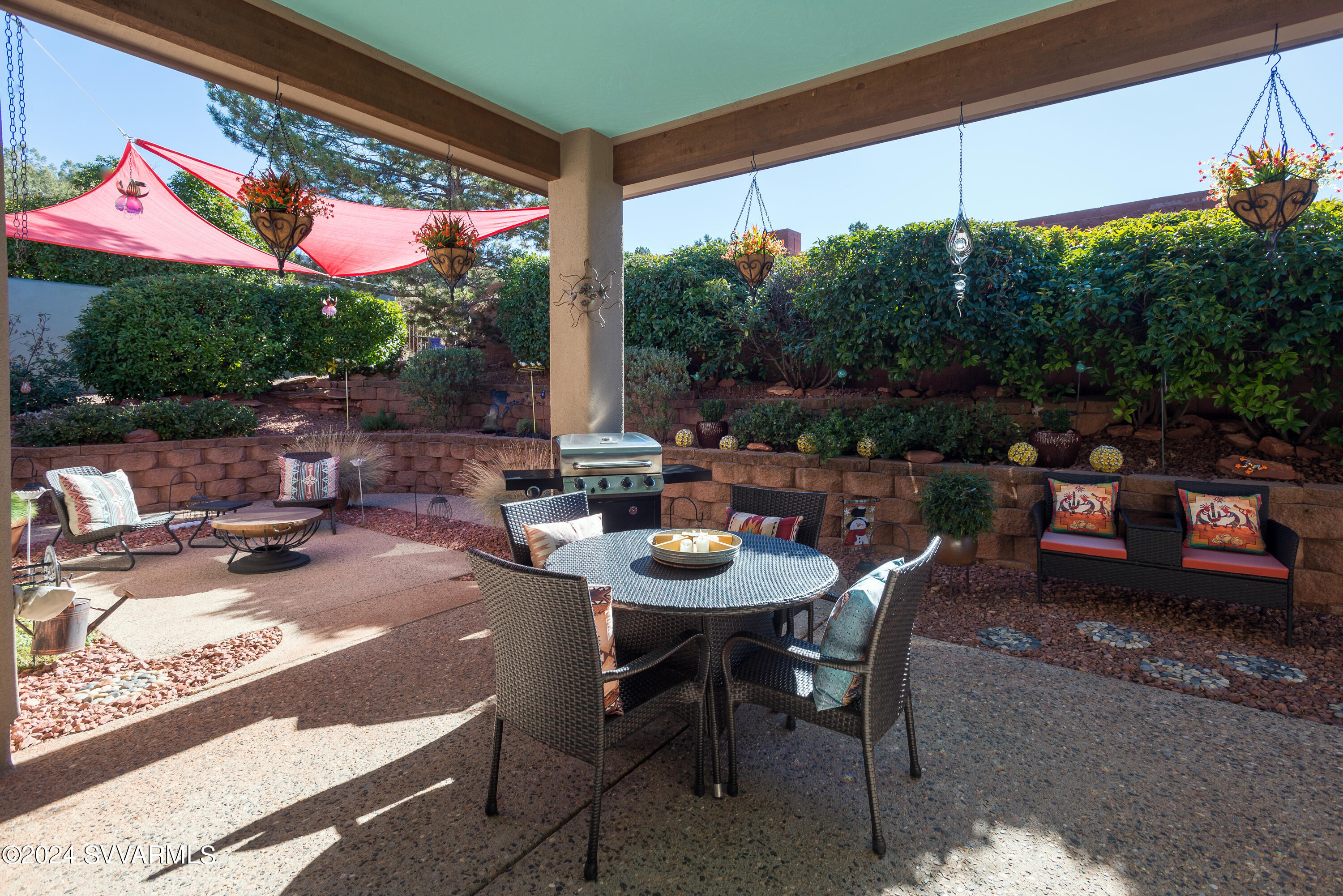 130 Indian Cliffs Rd