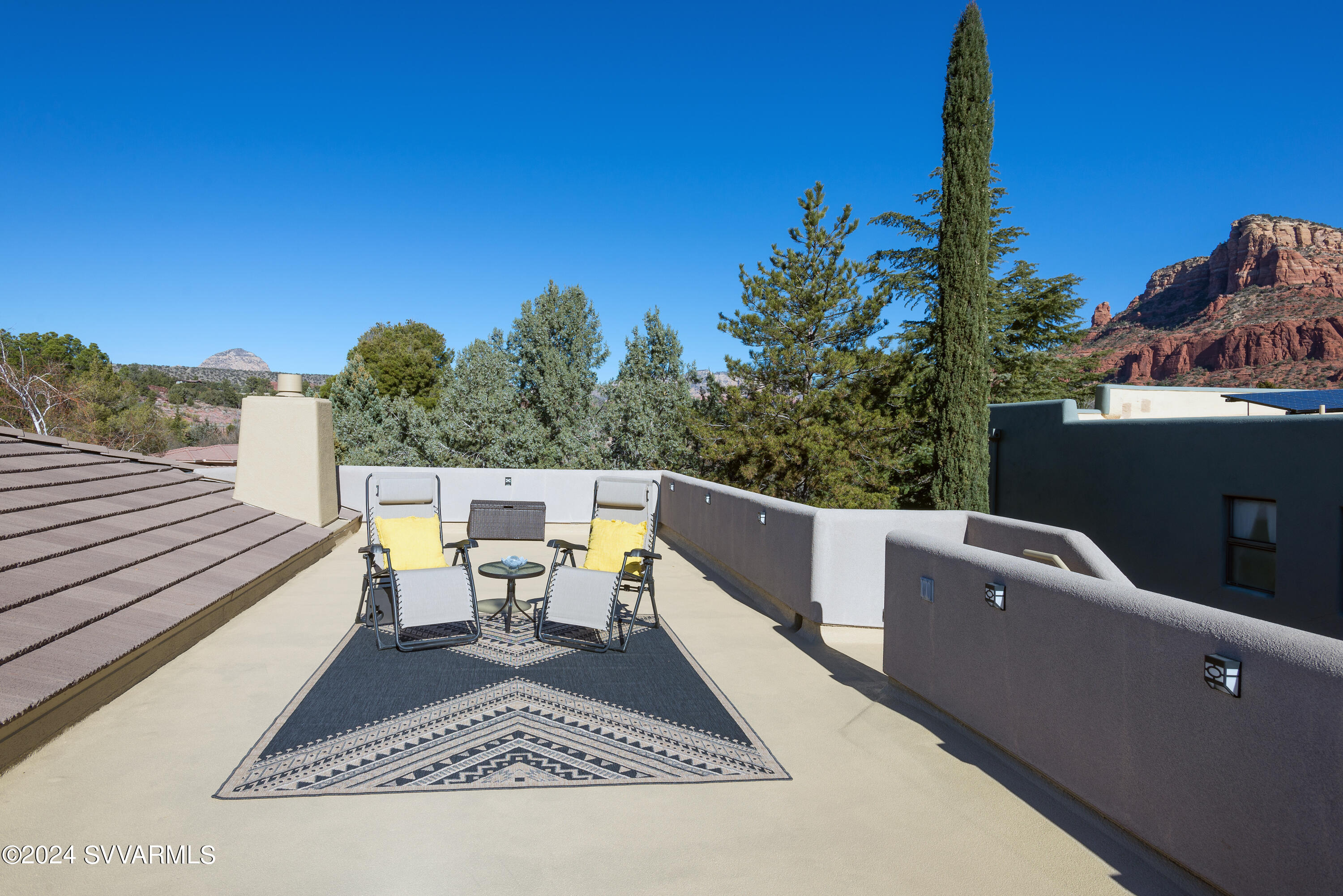 130 Indian Cliffs Rd