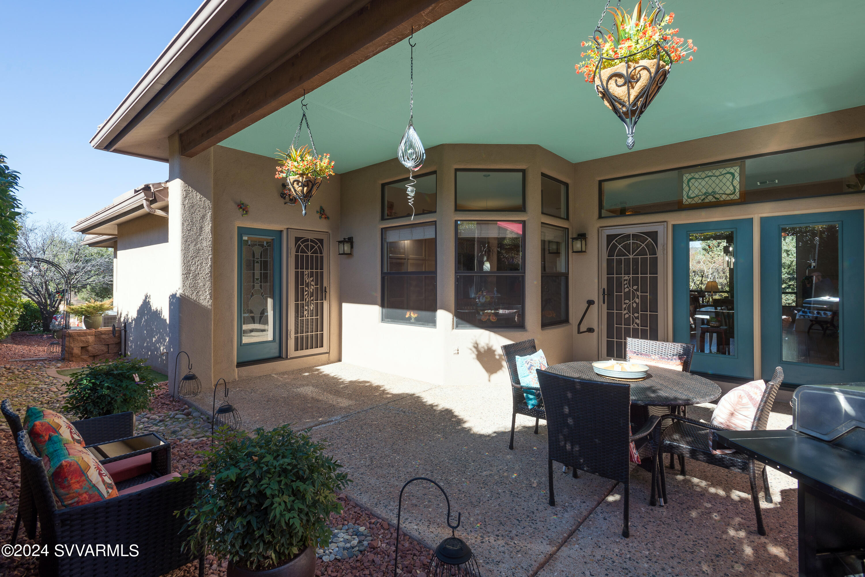 130 Indian Cliffs Rd