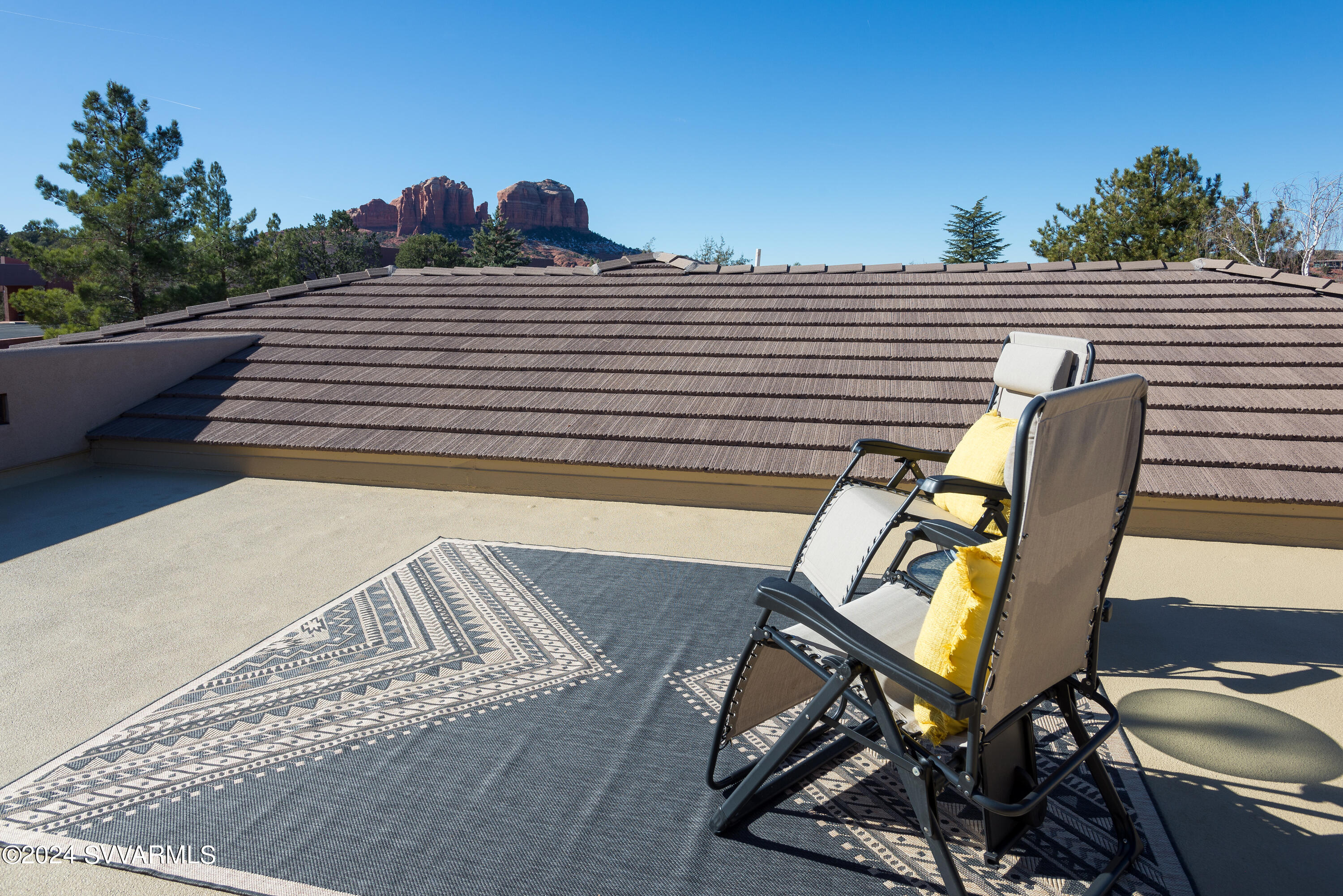 130 Indian Cliffs Rd