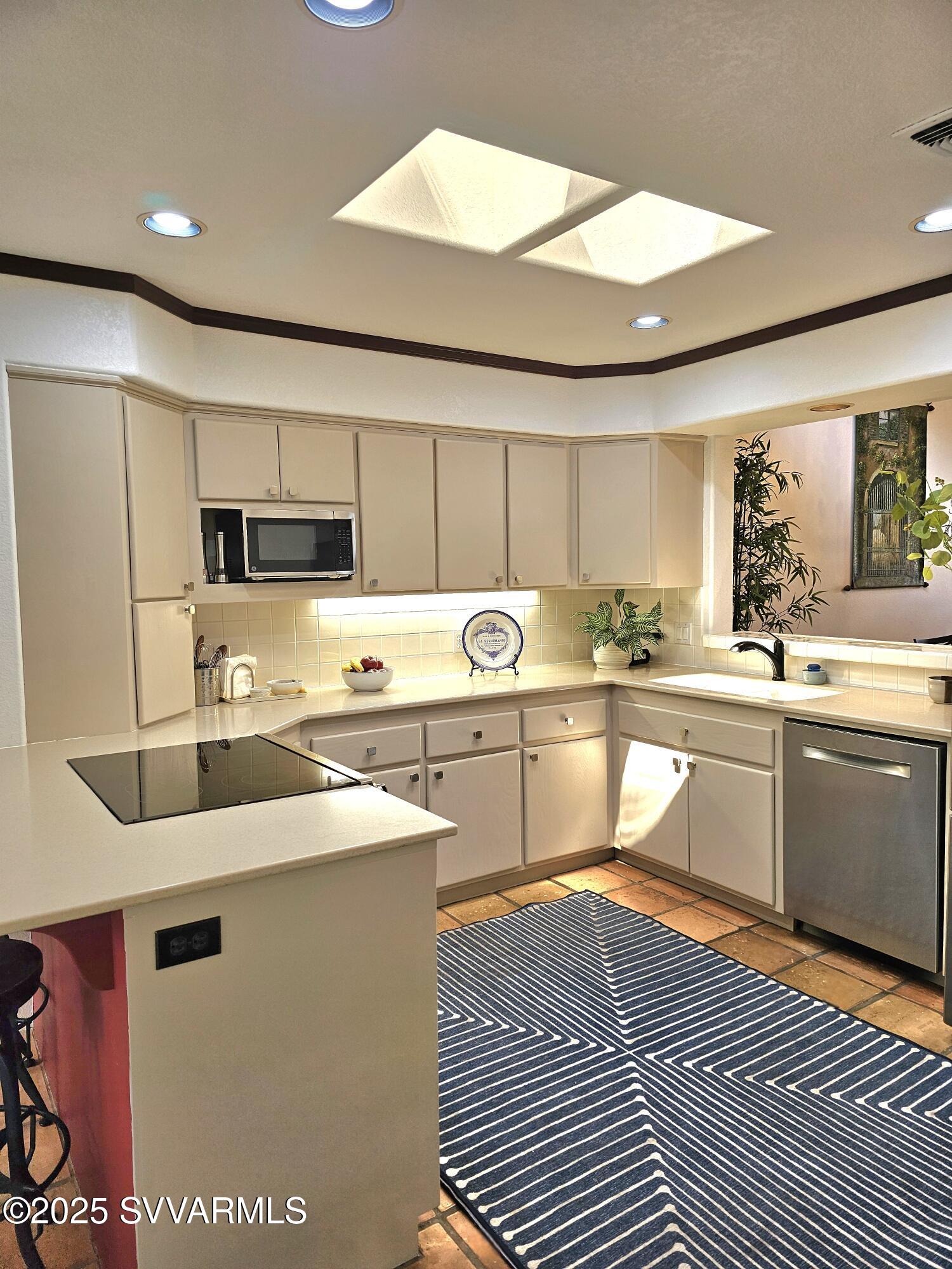 320 Lookout Drive, 92