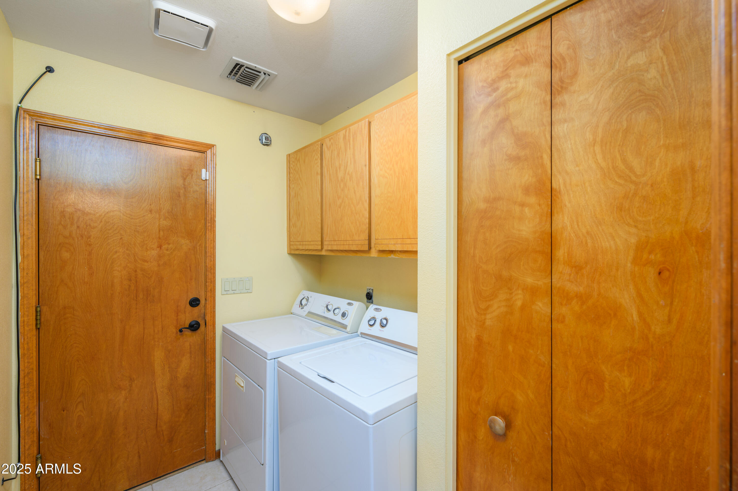 1102 S IRONWOOD Circle