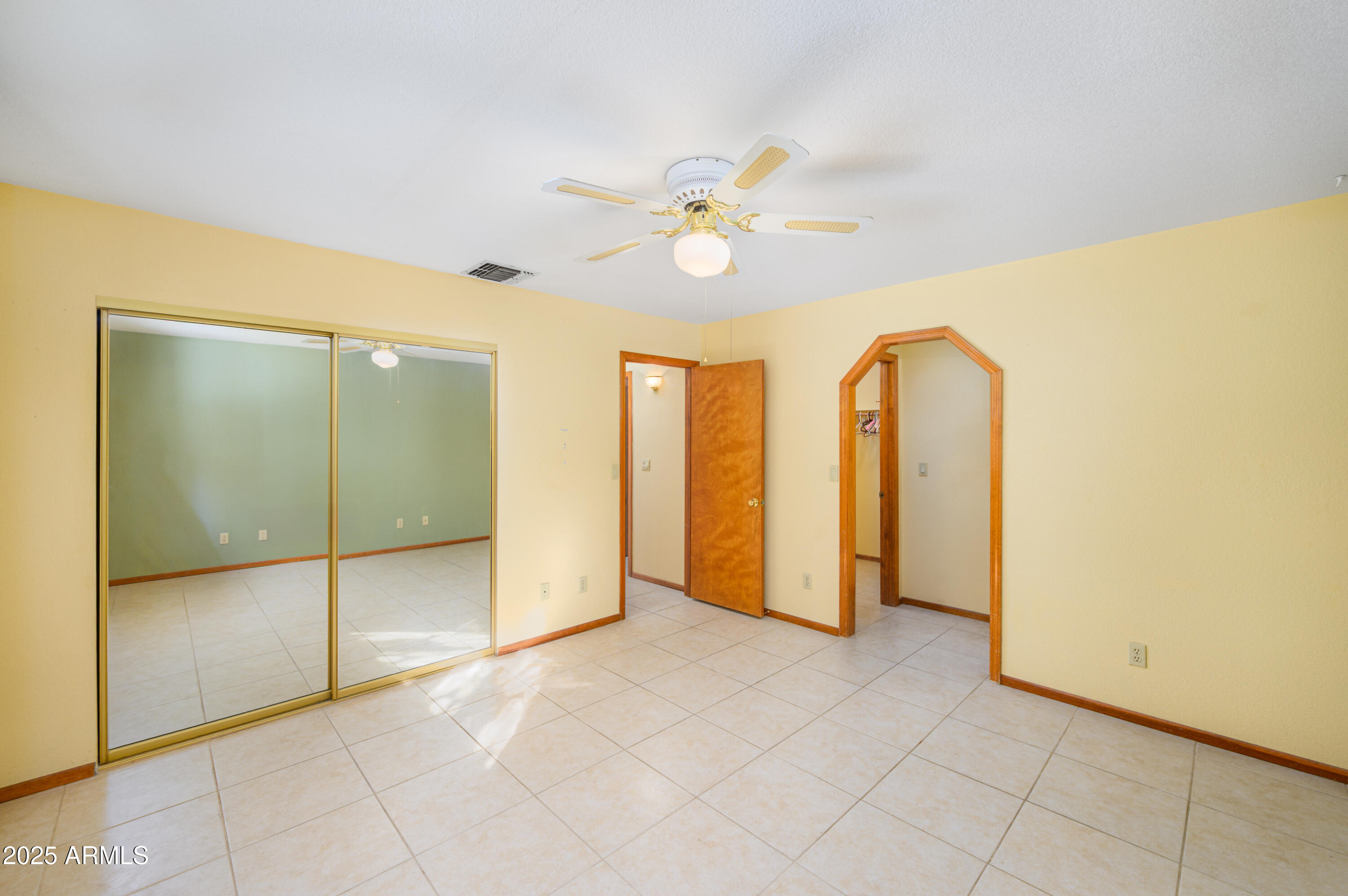 1102 S IRONWOOD Circle