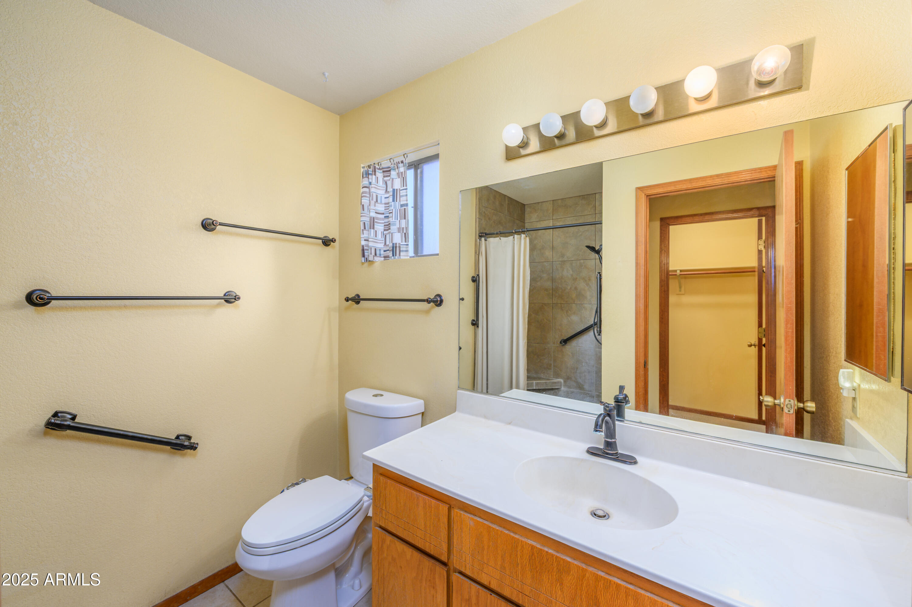 1102 S IRONWOOD Circle