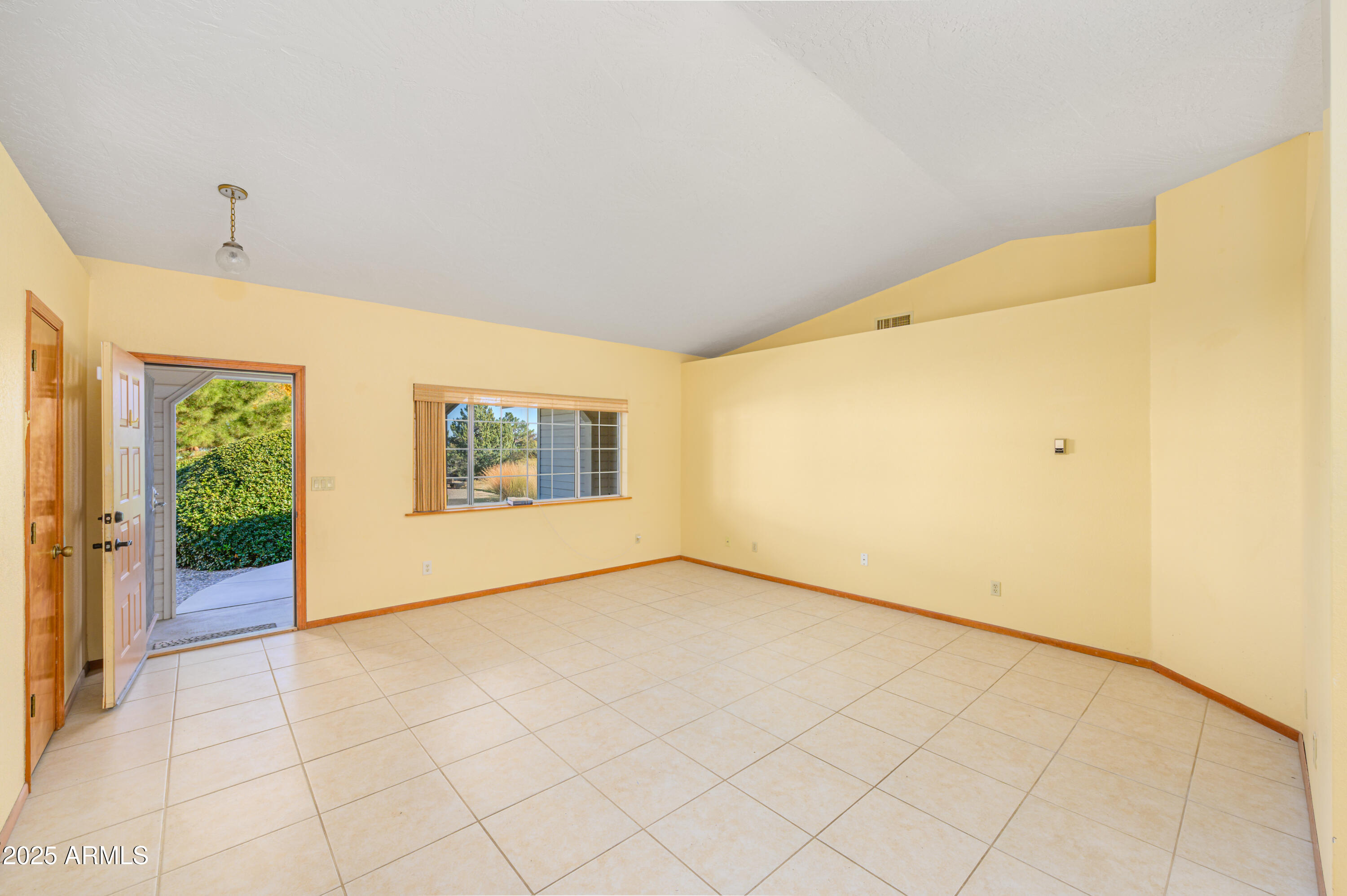 1102 S IRONWOOD Circle