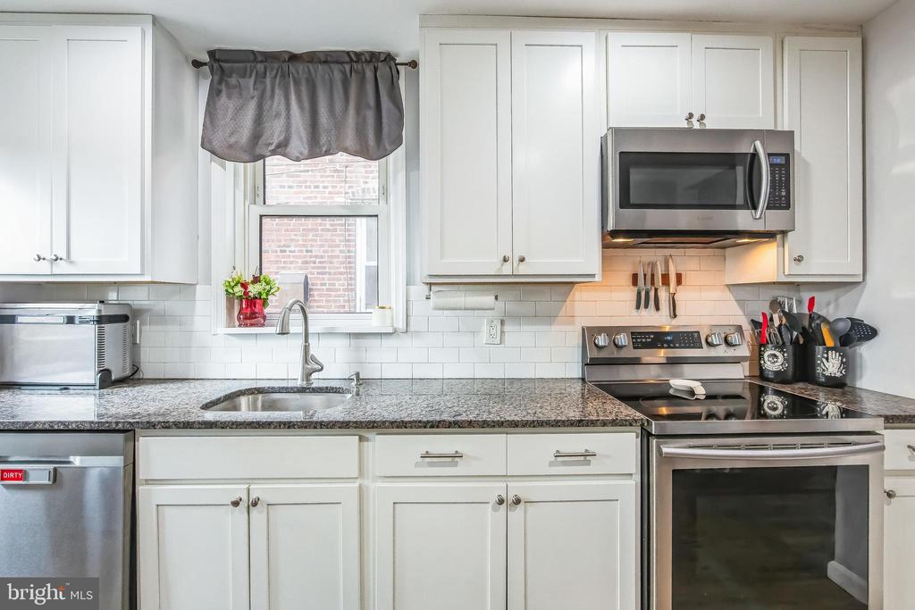 65 Amboy Ave