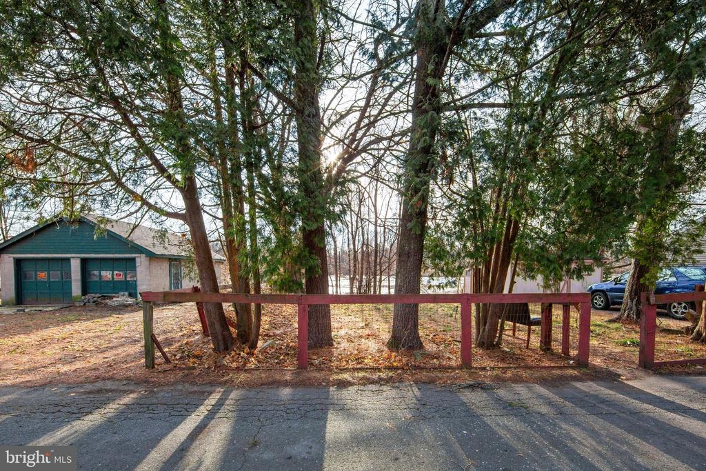 65 Amboy Ave