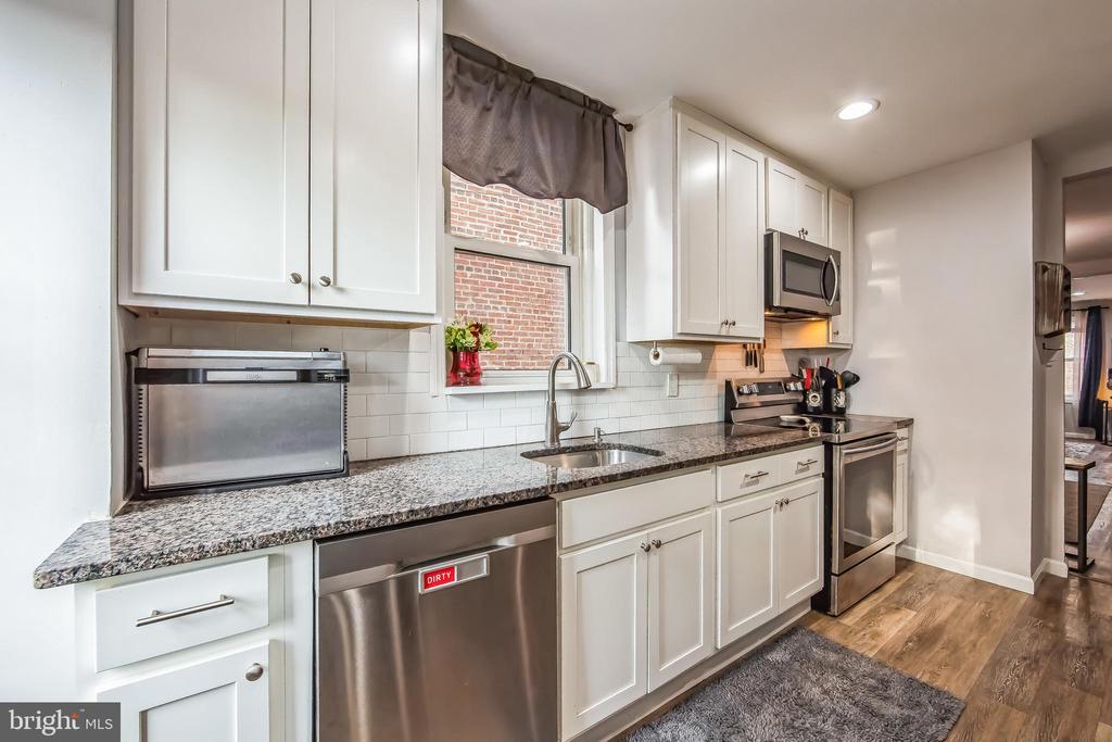 65 Amboy Ave