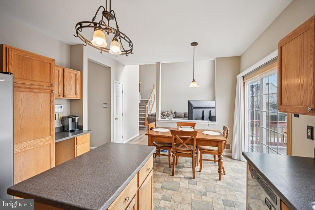 4 CHEYENNE COURT