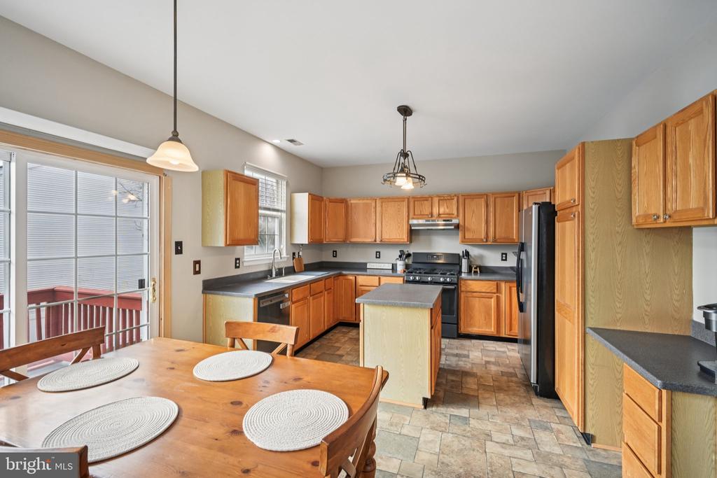 4 CHEYENNE COURT