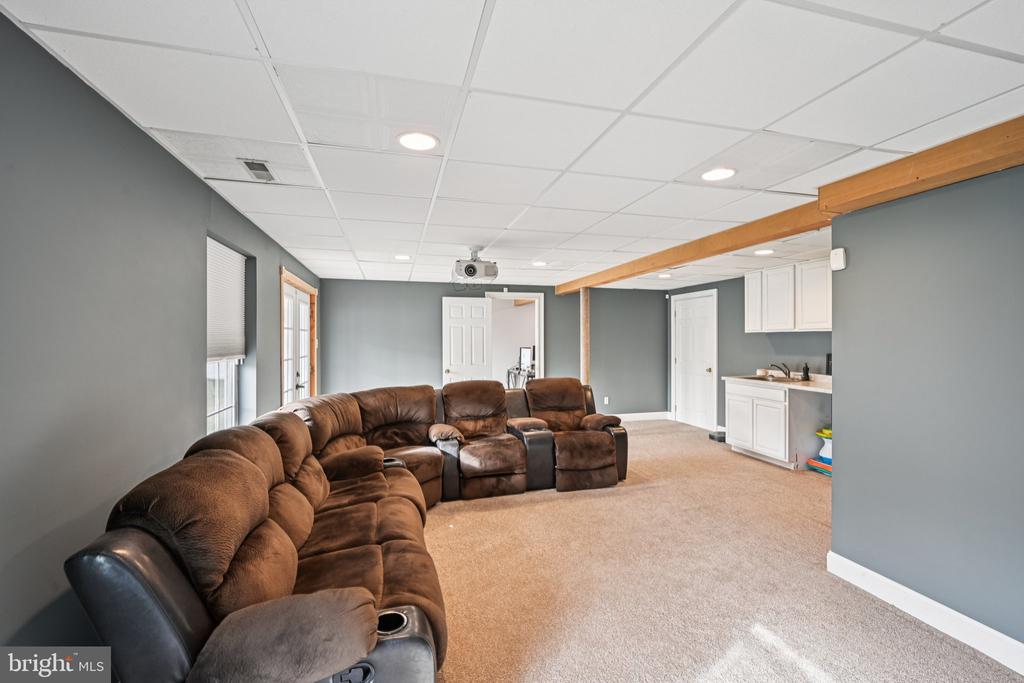 4 CHEYENNE COURT