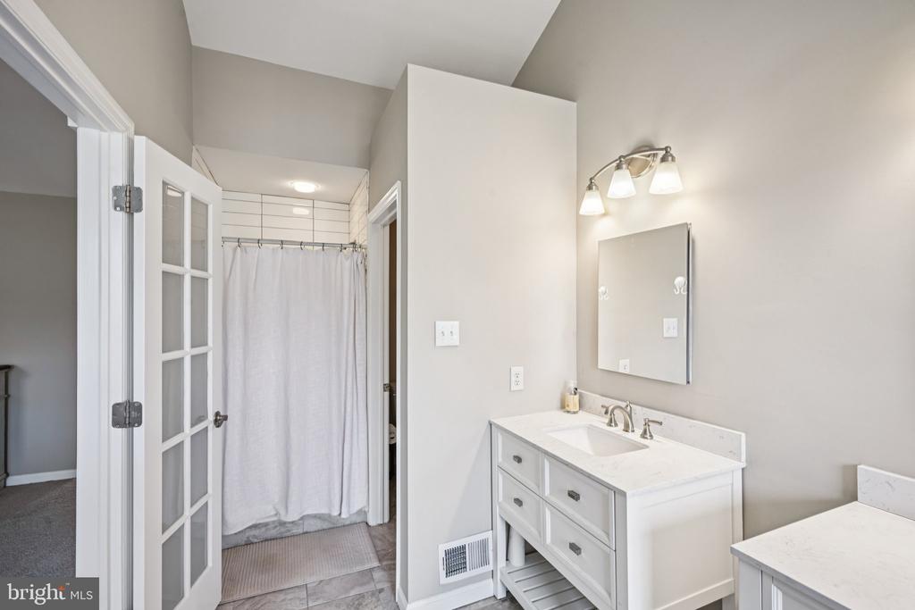 4 CHEYENNE COURT